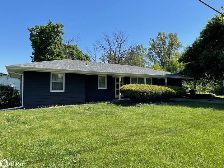 Property Photo:  711 12th Avenue  IA 50112 