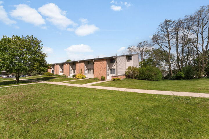 Property Photo:  1430 Big Bend Rd K  WI 53189 