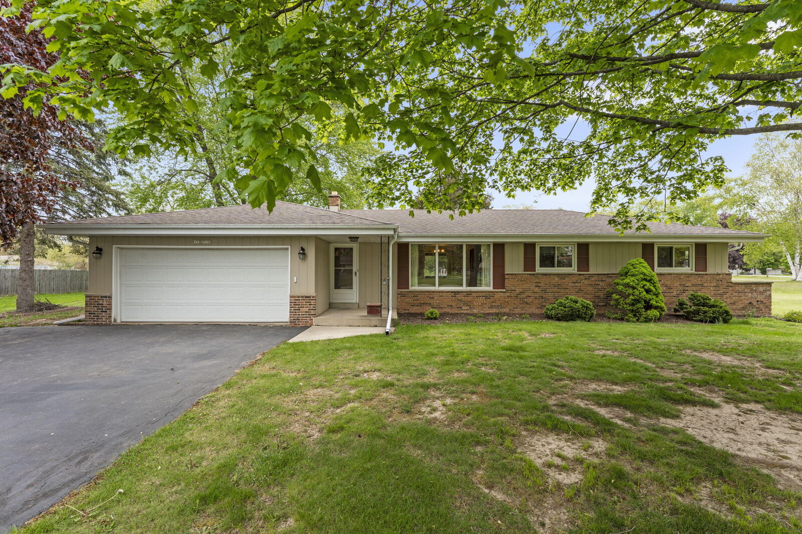 Property Photo:  W173s7150 Grove St  WI 53150 