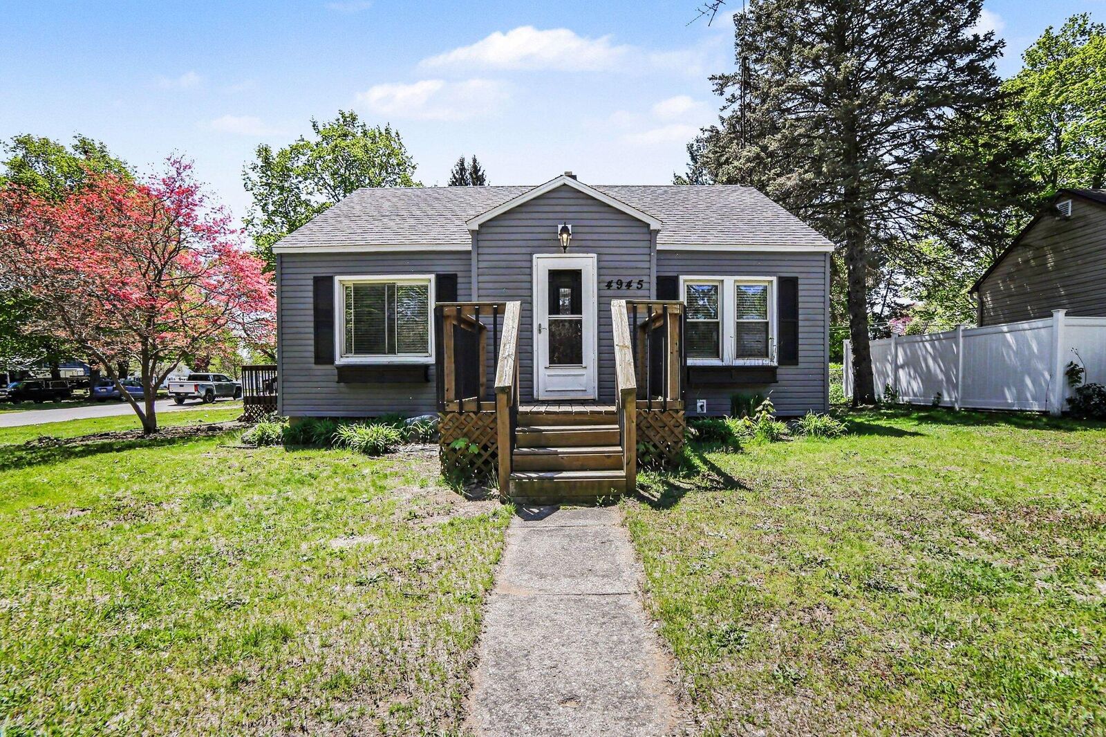 Property Photo: 4945 Hunt Street MI 49437