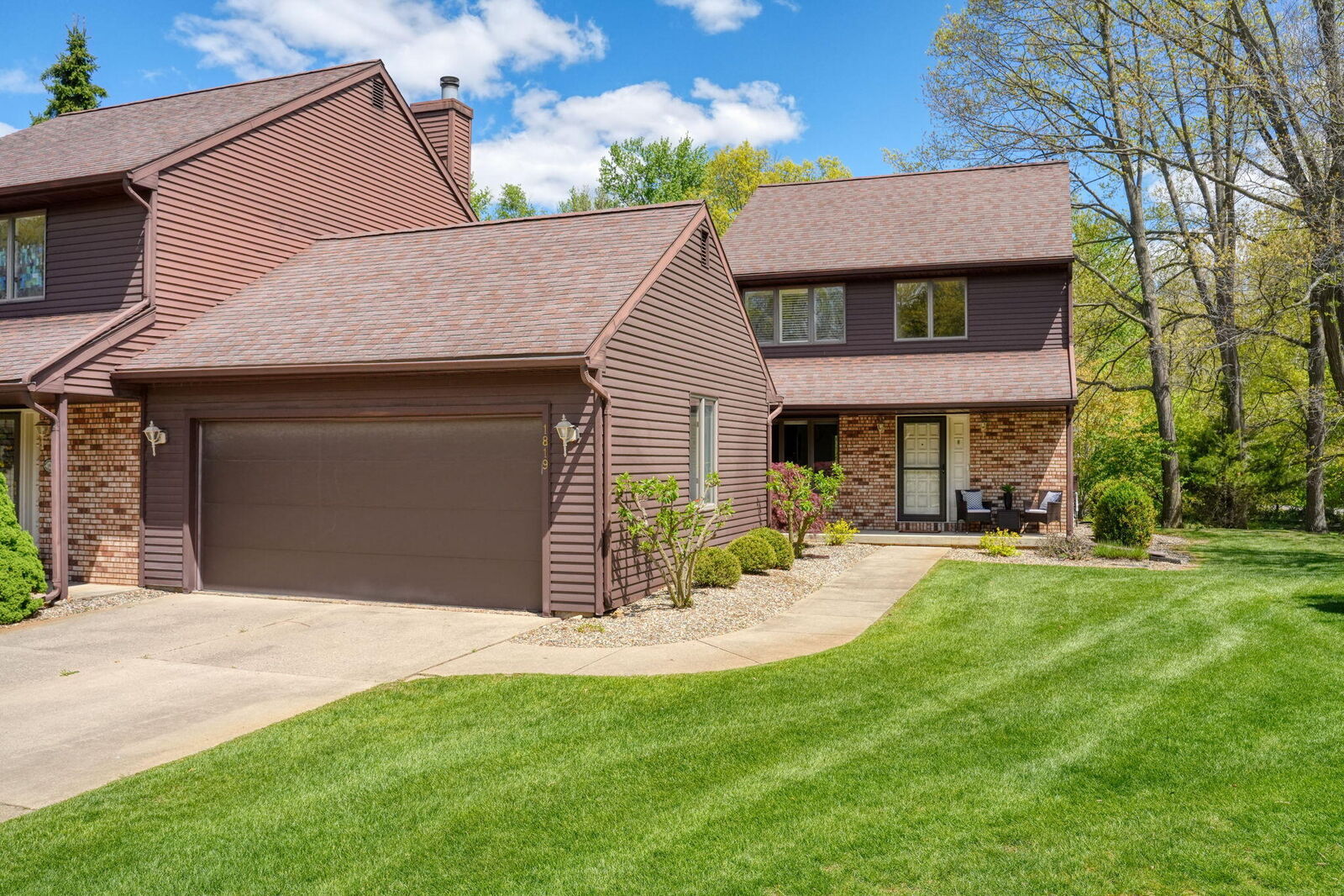 Property Photo:  1819 Wedgefield  MI 49201 