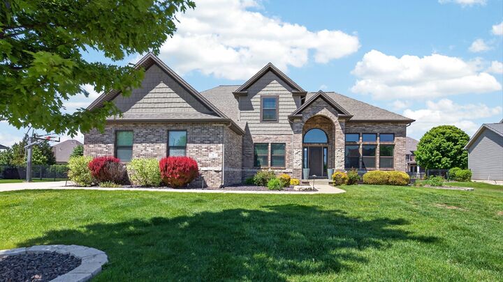 Property Photo: 8 Flint Court IL 61705