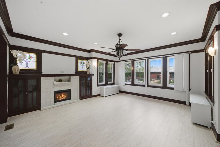 Property Photo:  