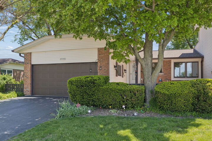Property Photo:  16343 Brementowne Drive  IL 60477 