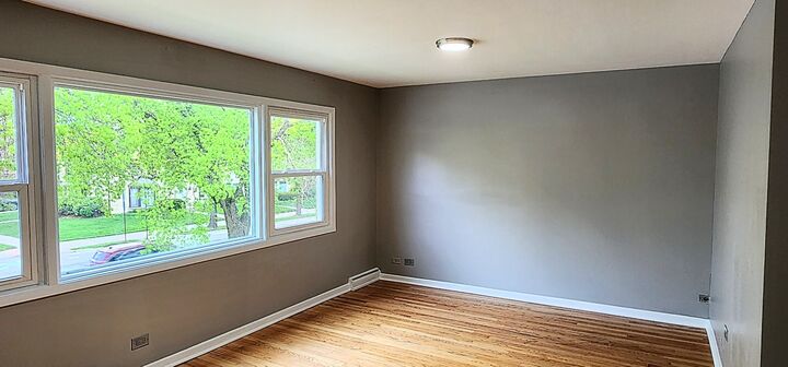 Property Photo:  546 Dodge Avenue  IL 60202 