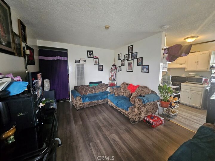 Property Photo:  2811 Orchard Place  CA 90280 