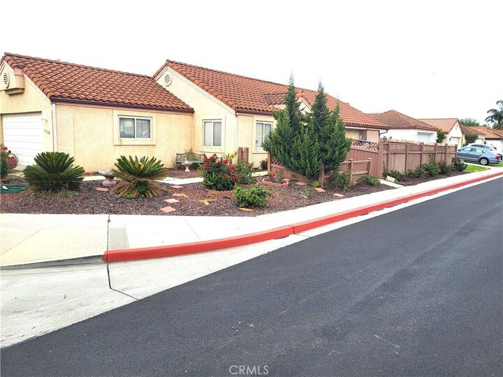 Property Photo:  715 Hawthorn  CA 93458 