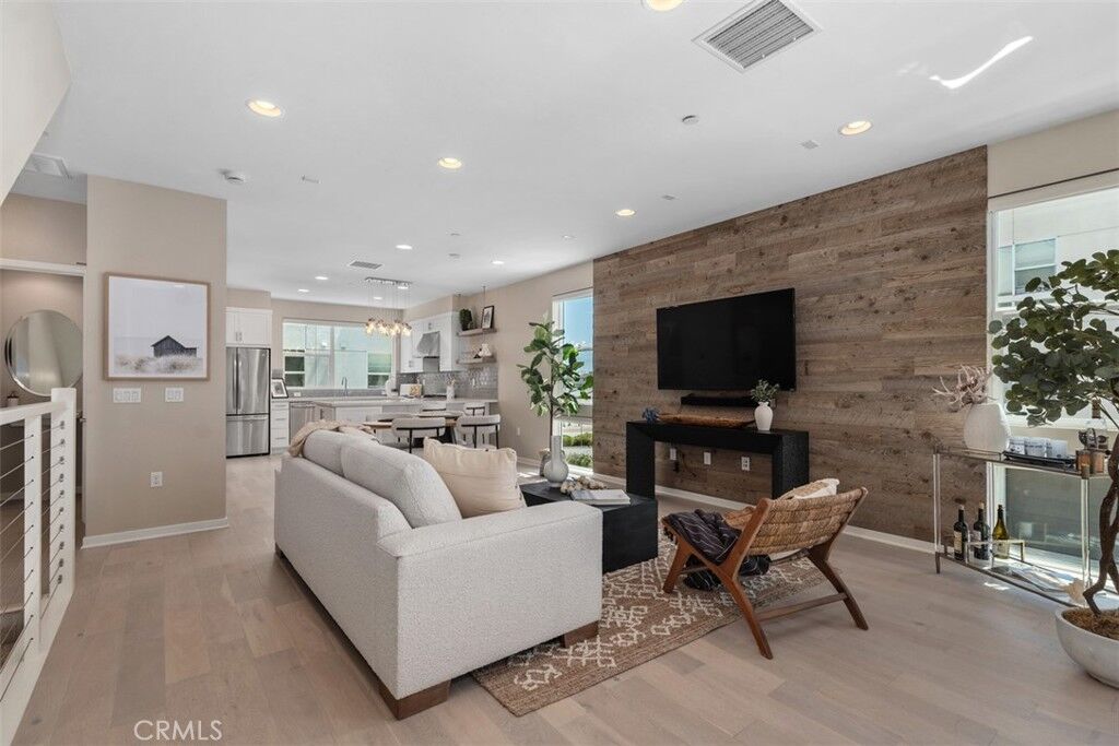 Property Photo:  1529 Greenwich Way  CA 92627 