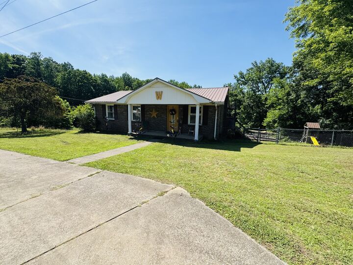 Property Photo:  785 Old Highway 79  TN 37058 