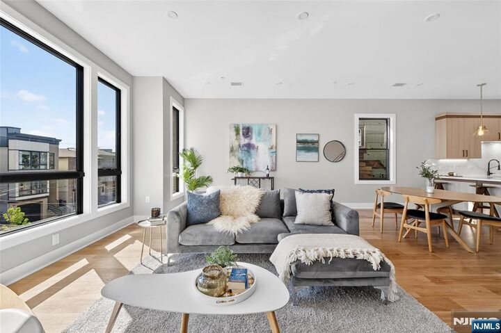 Property Photo:  172 Griffith Street 3  NJ 07307 
