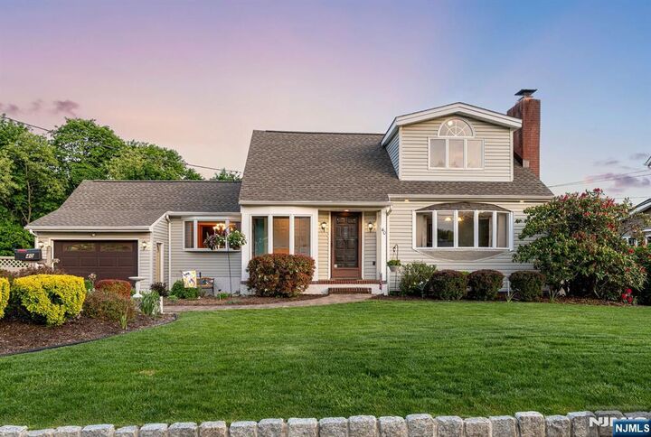 Property Photo:  40 Walray Avenue  NJ 07508 