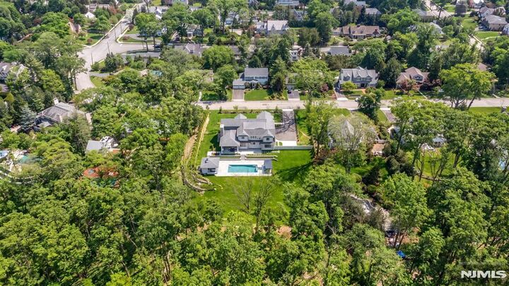 Property Photo:  396 Knollwood Road  NJ 07450 