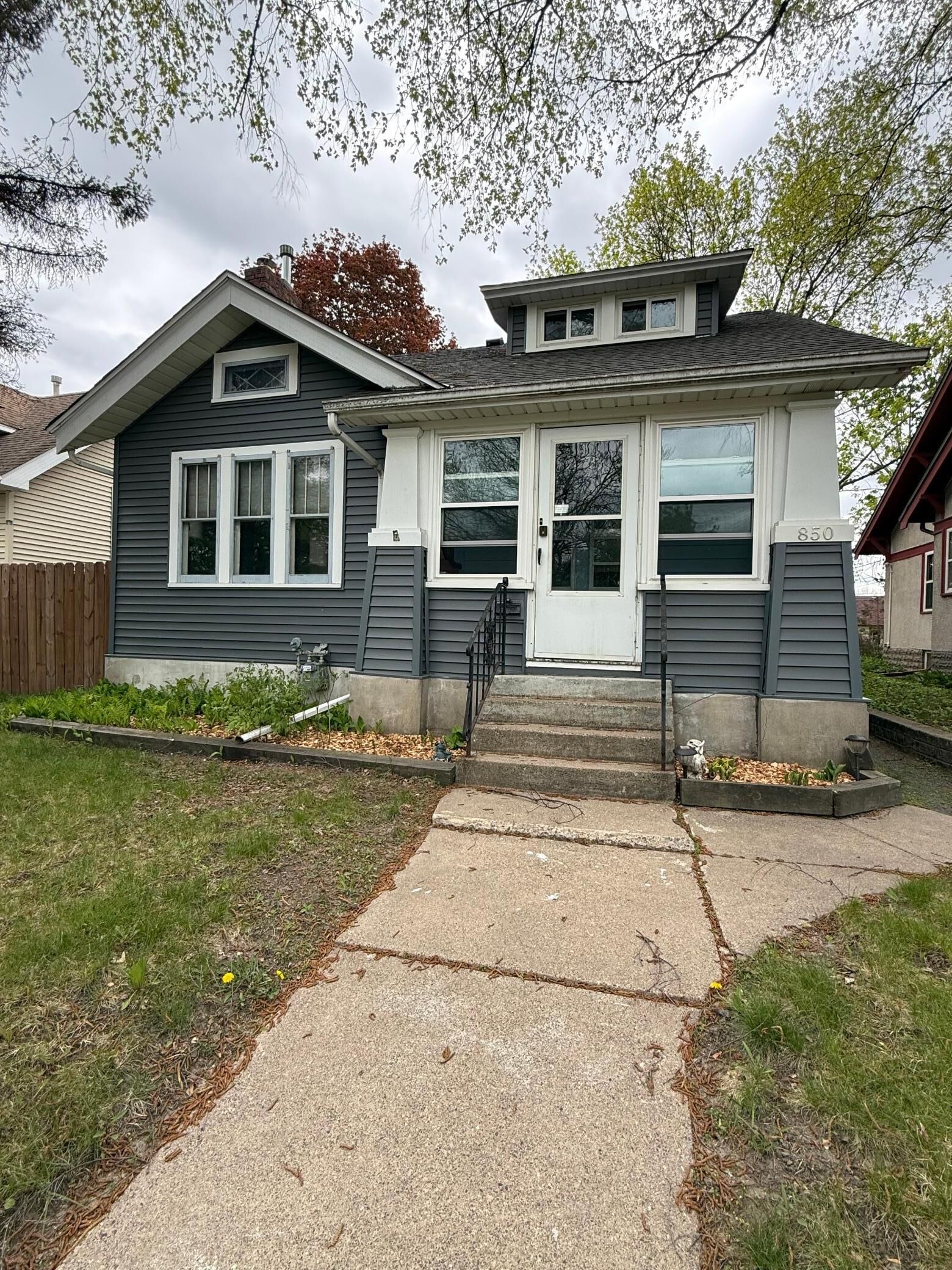 Property Photo:  850 Clear Avenue  MN 55106 