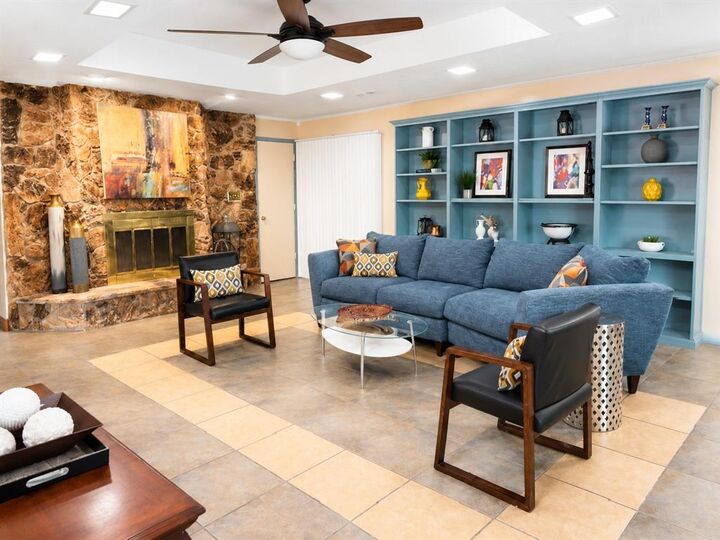 Property Photo: 1900 S Duncanville Road TX 75154