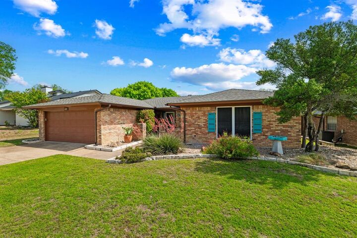 Property Photo:  224 Overcrest Drive  TX 76126 