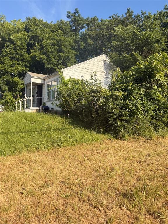 Property Photo:  1531 Padgitt Avenue  TX 75203 