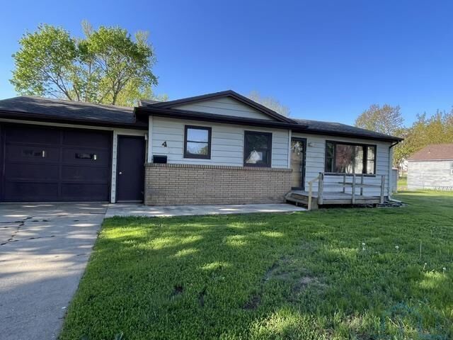 Property Photo:  45 SE 7th St  IA 51250 