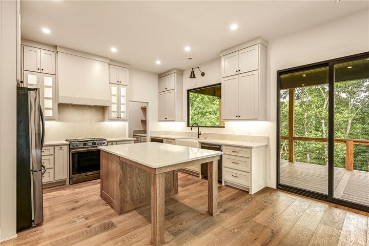 Property Photo: 13 Hermitage Lane AR 72715