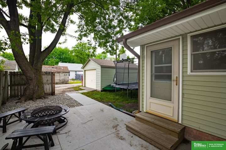 Property Photo:  613 Main Street  NE 68057 