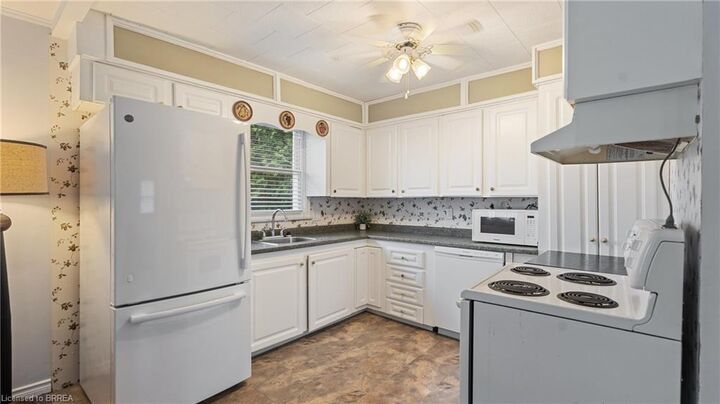 Property Photo:  303 Cedar Drive  ON N0E 1T0 