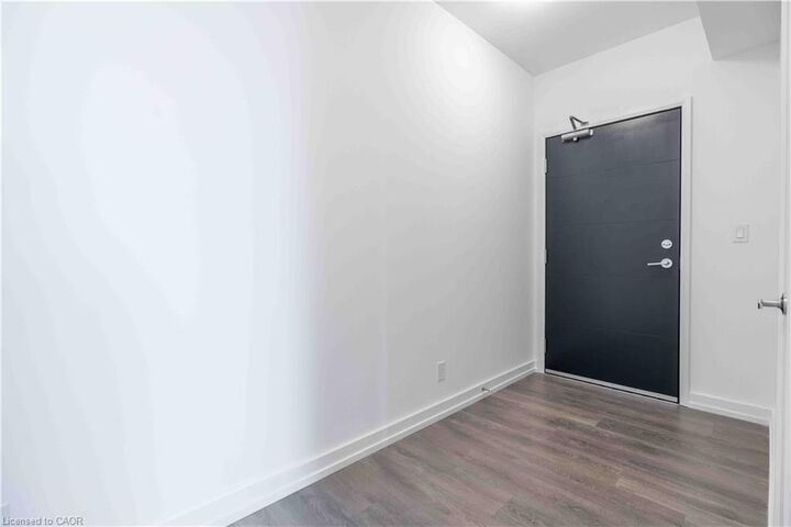 Property Photo:  75 James Street S 1906  ON L8P 2Y9 