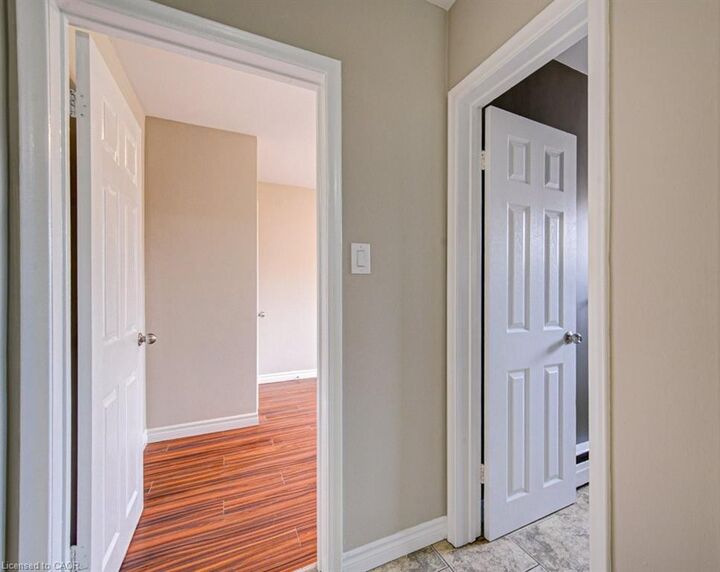 Property Photo:  16 Southdale Avenue 6  ON N2M 3V5 