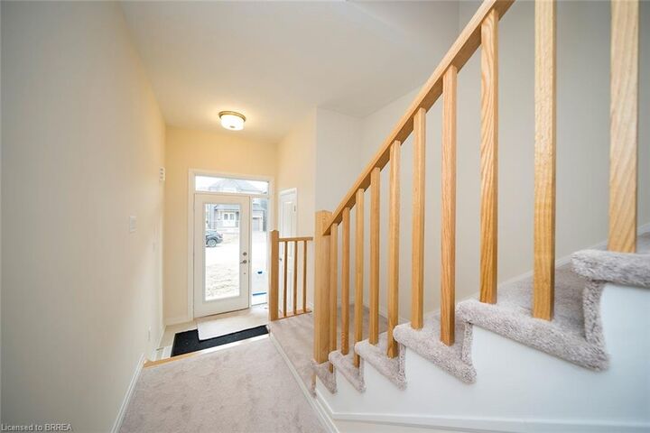 Property Photo:  31 Wakeling Drive  ON N3V 0B8 