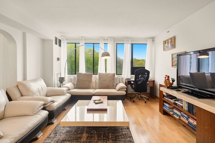 Property Photo:  250 Hammond Pond Parkway 609S  MA 02467 