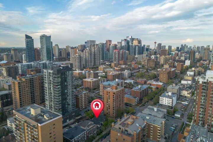 Property Photo: 1314 15 Avenue SW AB T3C 0X7