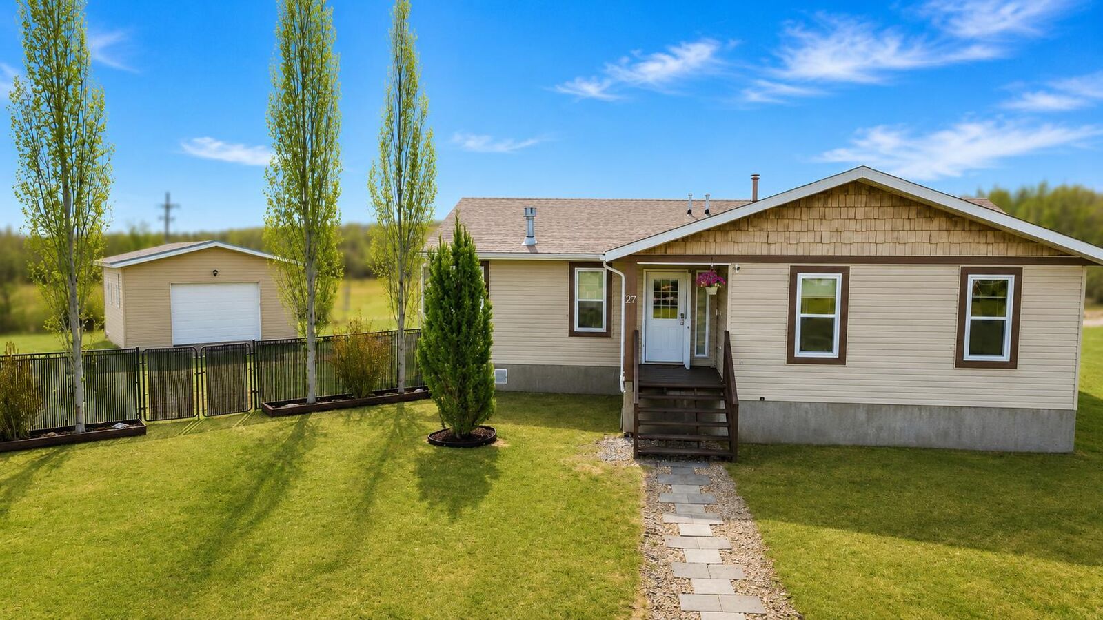 Property Photo: 27 Keystone Place AB T7S 0B2
