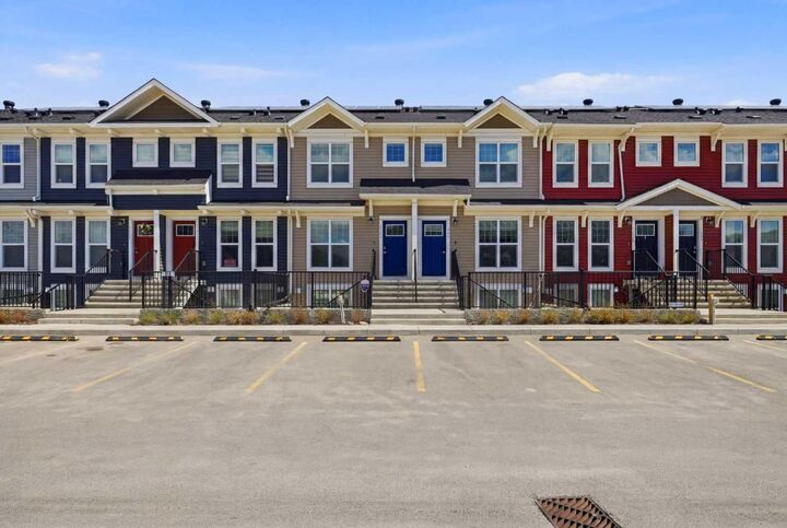 Property Photo: 7451 Falconridge Boulevard NE 1322 AB T3J 0Z8