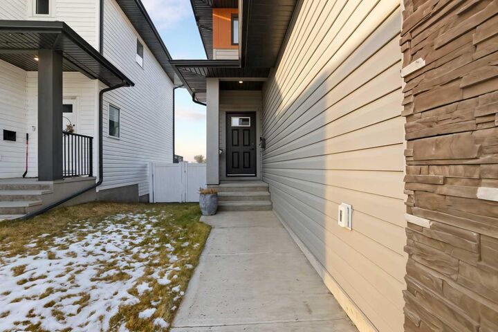 Property Photo:  30 Palmer Circle  AB T4M 0N7 