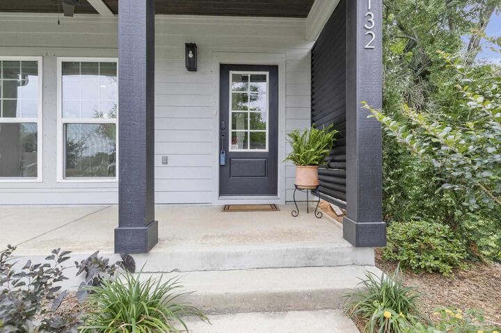Property Photo:  1132 N I St  FL 32501 
