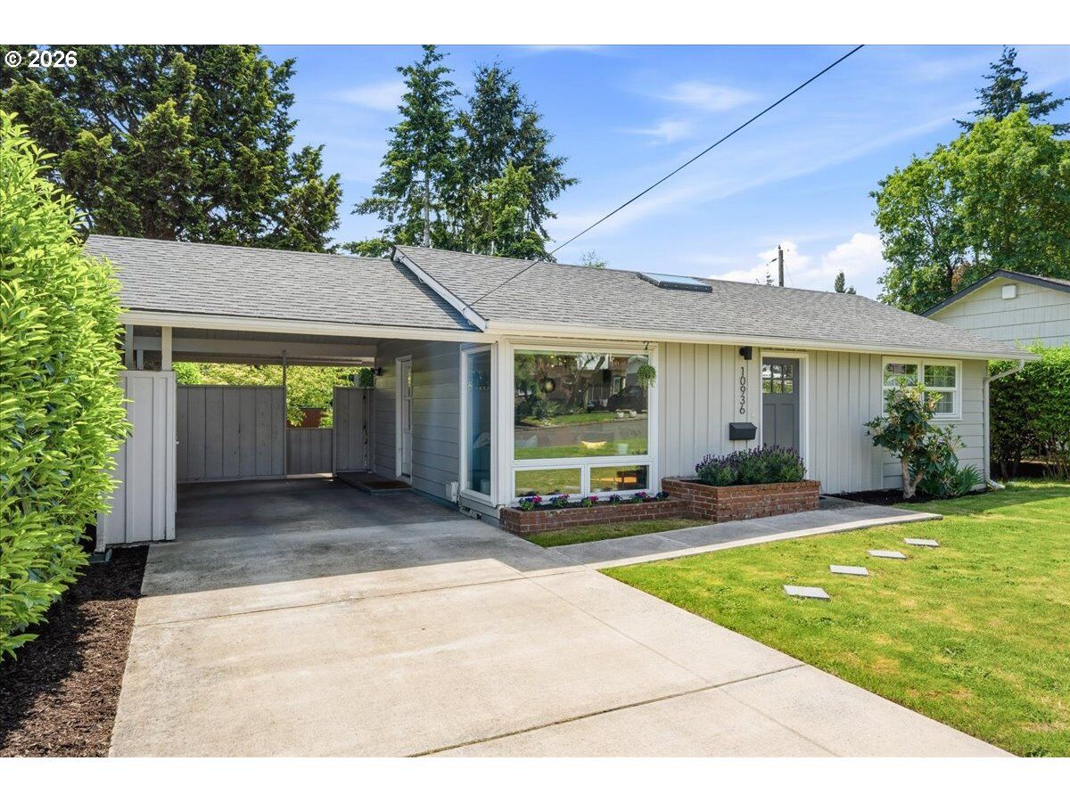 Property Photo: 10936 NE Russell St OR 97220