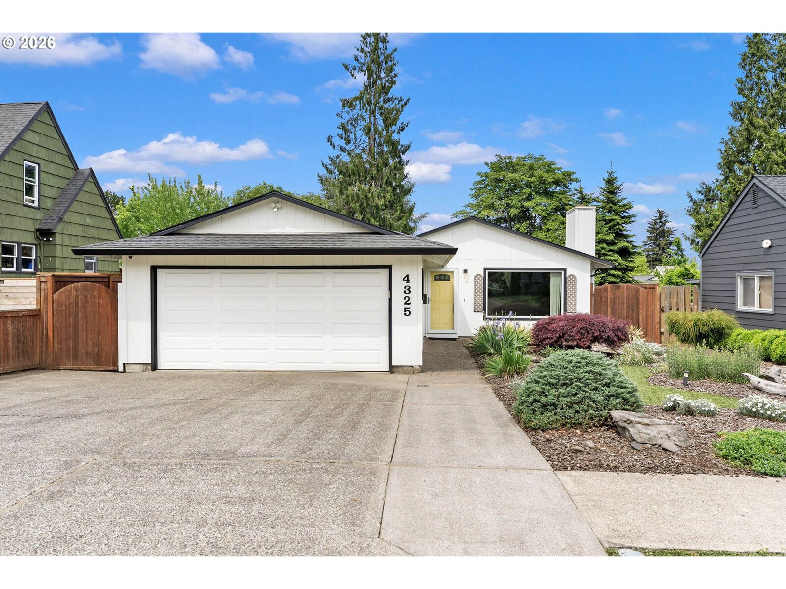 Property Photo: 4325 NE Wygant St OR 97218