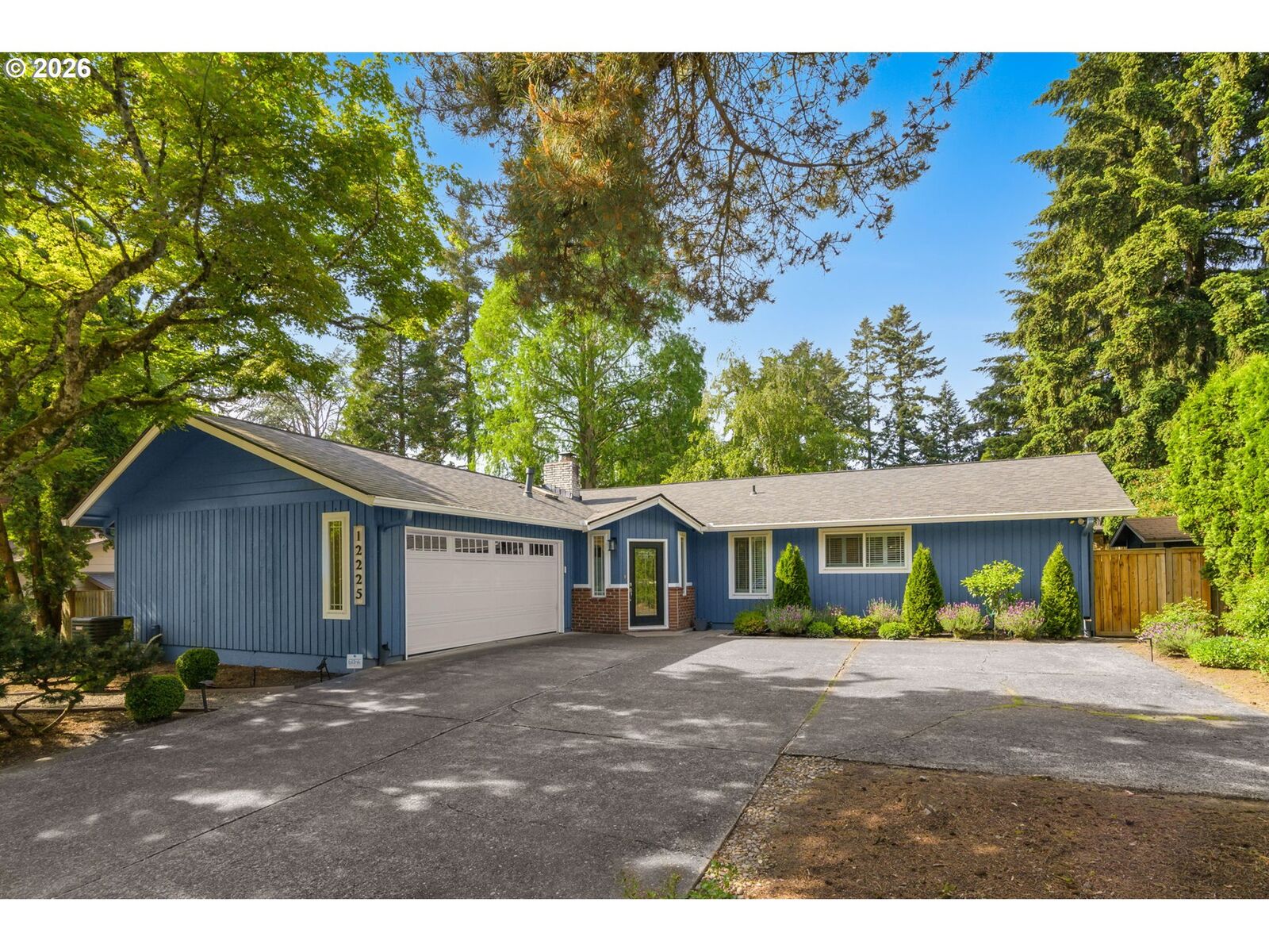 Property Photo: 12225 SW Spring Ct OR 97225