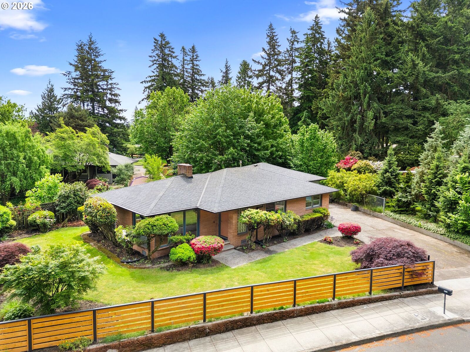 Property Photo: 850 NE 148th Ave OR 97230