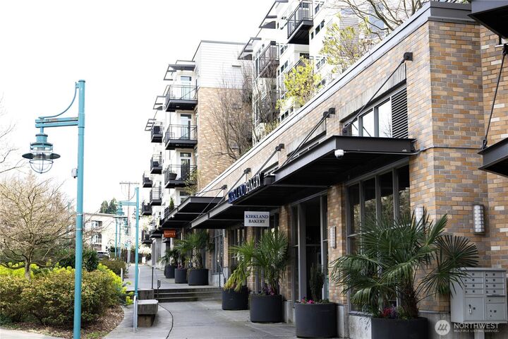 Property Photo:  211  Kirkland Avenue 309  WA 98033 
