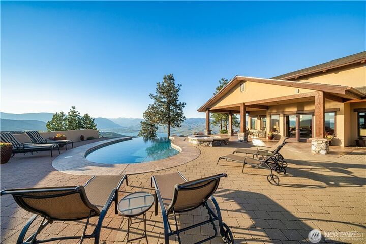 Property Photo: 300 Hawks Ridge Road WA 98816