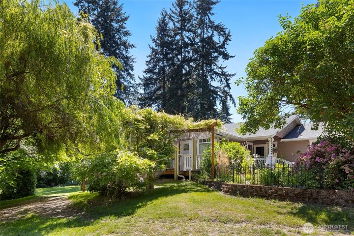 Property Photo:  11019 NE 140th Street  WA 98034 
