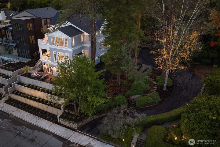 Property Photo:  1031  McGilvra Blvd East  WA 98112 