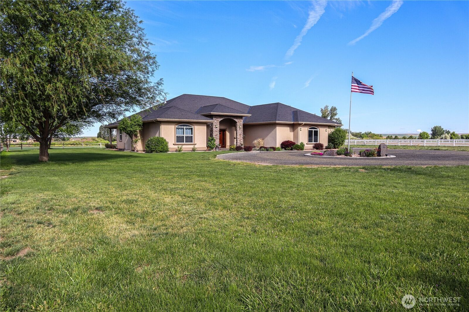 Property Photo:  265  Hanson Road  WA 99360 