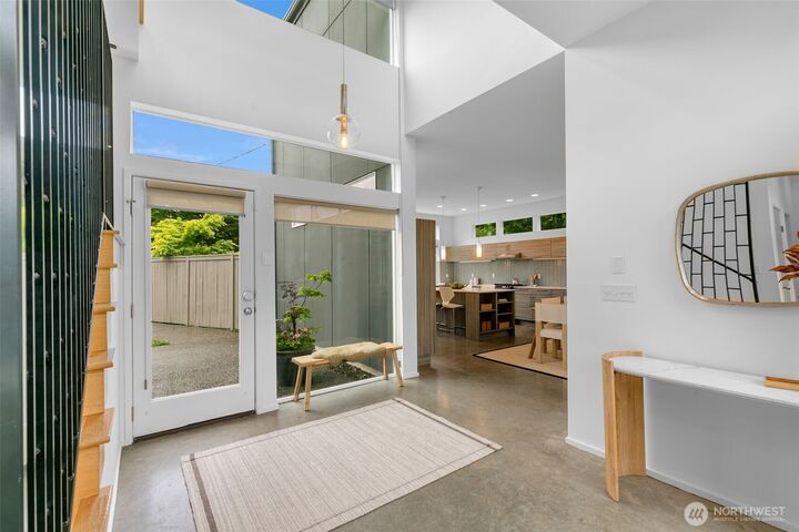 Property Photo: 3200 E Republican Street WA 98112