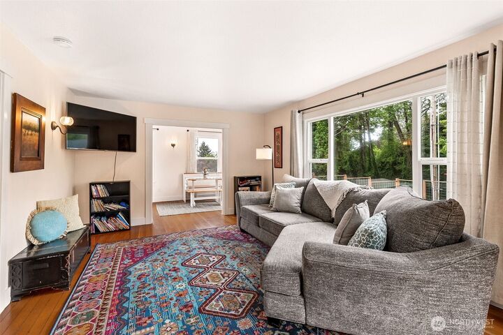 Property Photo:  1022  Brawne Avenue NW  WA 98502 