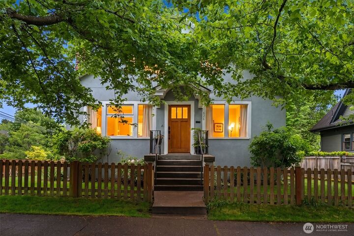 Property Photo: 828 24th Avenue WA 98122