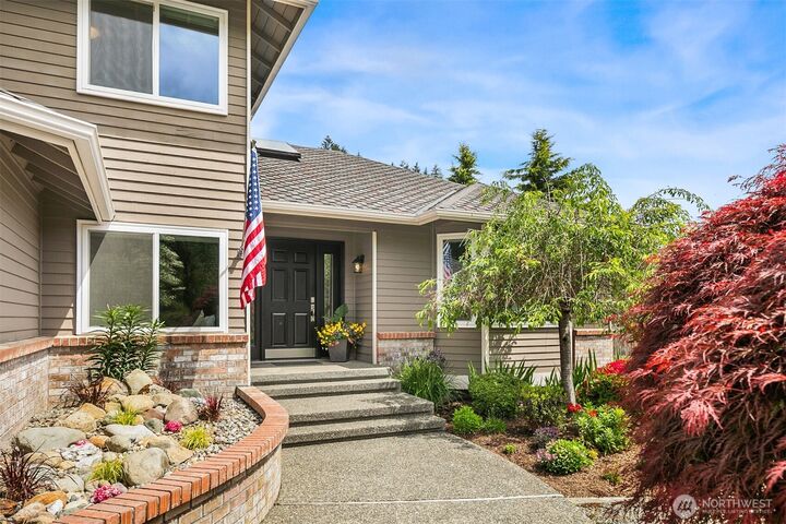 Property Photo: 21118 SE 137th Place WA 98027
