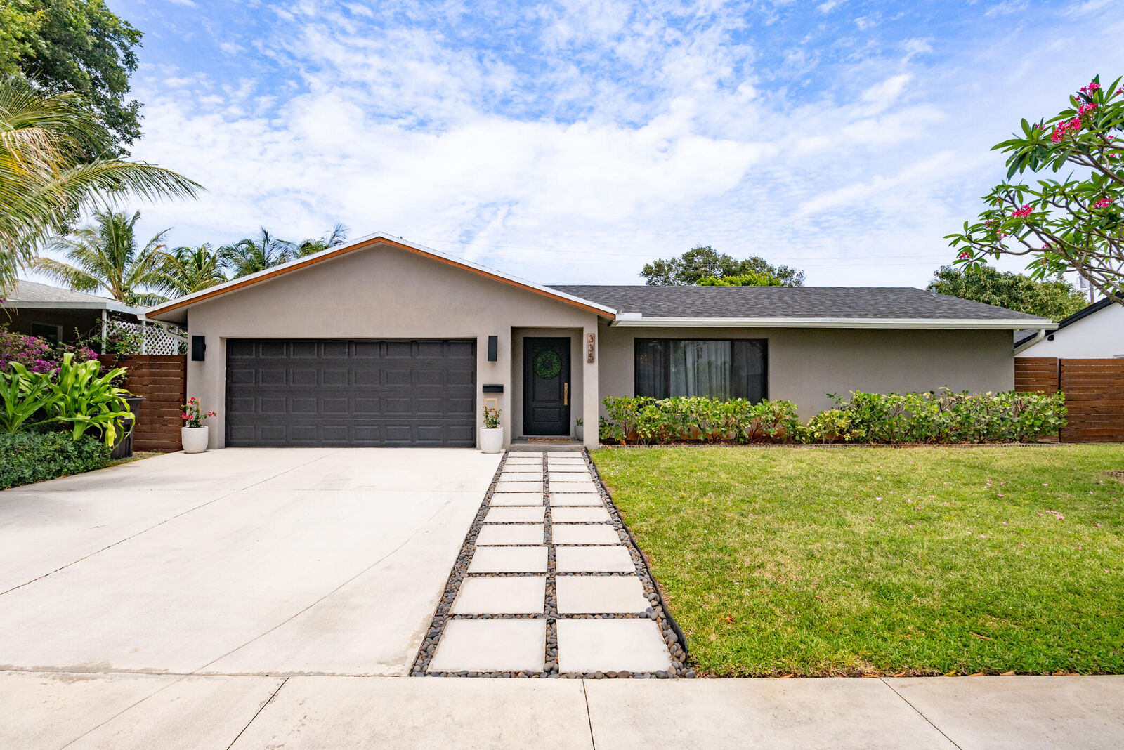 Property Photo:  335 Franklin Road  FL 33405 