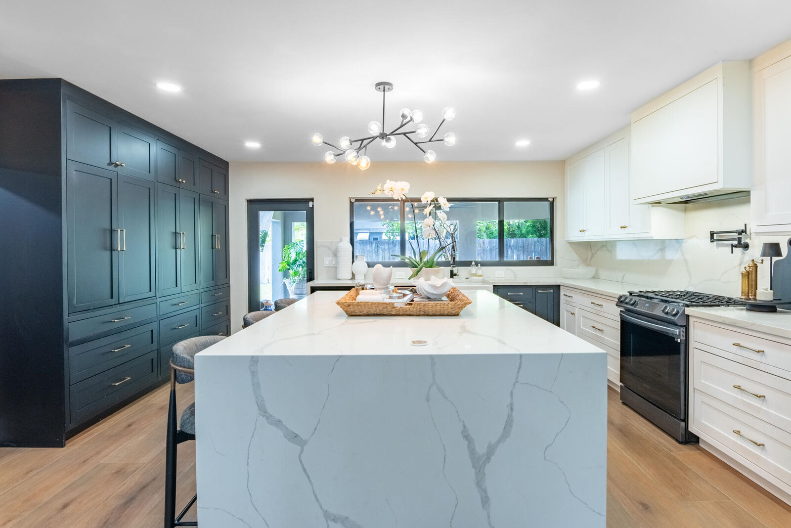 Property Photo: 335 Franklin Road FL 33405