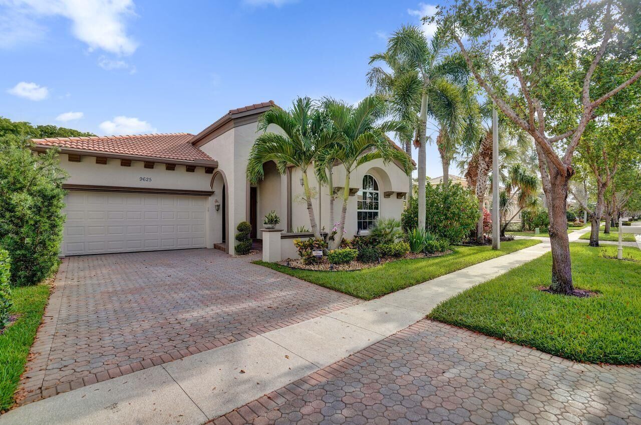 Property Photo: 9625 Via Elegante FL 33411
