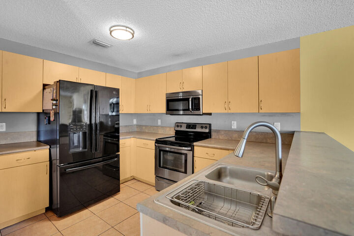 Property Photo:  3331 Commodore Court  FL 33411 